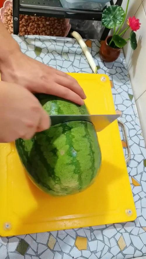 吃瓜也有创意,解锁趣味生活新姿势