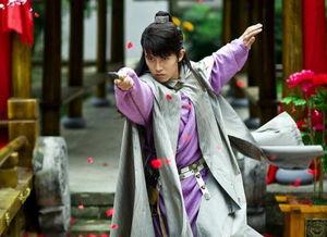 任嘉伦吃瓜照片,意外曝光娱乐圈幕后真相