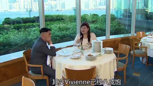 餐厅吃瓜反被女友求婚,反被女友浪漫求婚，餐厅见证甜蜜时刻