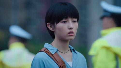 姐姐吃瓜妹妹哭了视频,姐姐吃瓜妹妹心碎，家庭情感纠葛引热议